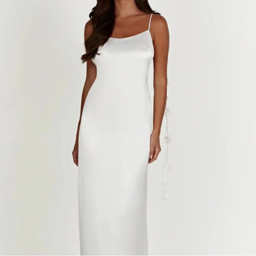 NWT Meshki Elenora White Backless Dress w/ Flower Straps - Picture 3 of 4